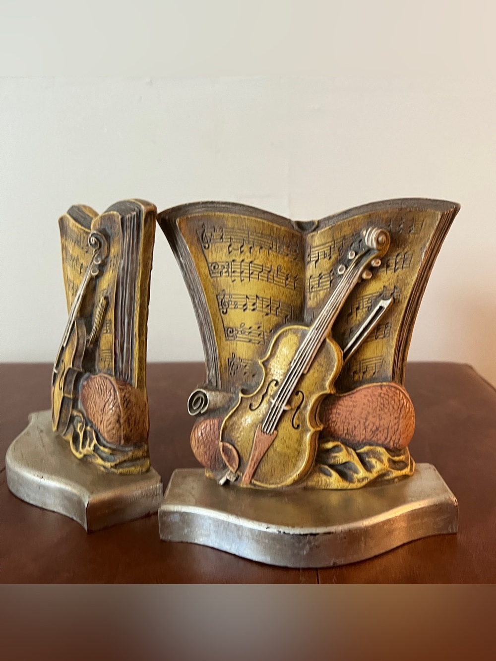 Vintage Syroco Wood Bookends Depicting Sheet Music and Violins  7”T x 6”W EUC